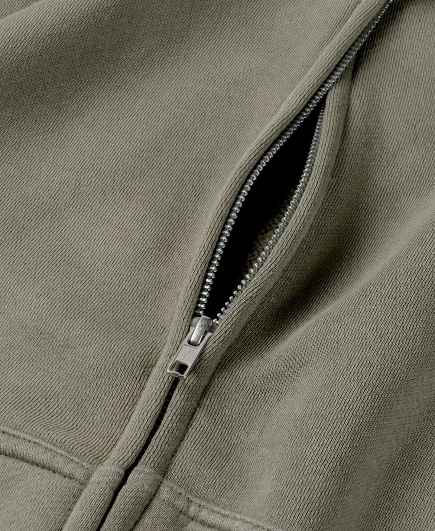 450 GSM 'Vintage Olive' Zipper - Image 4