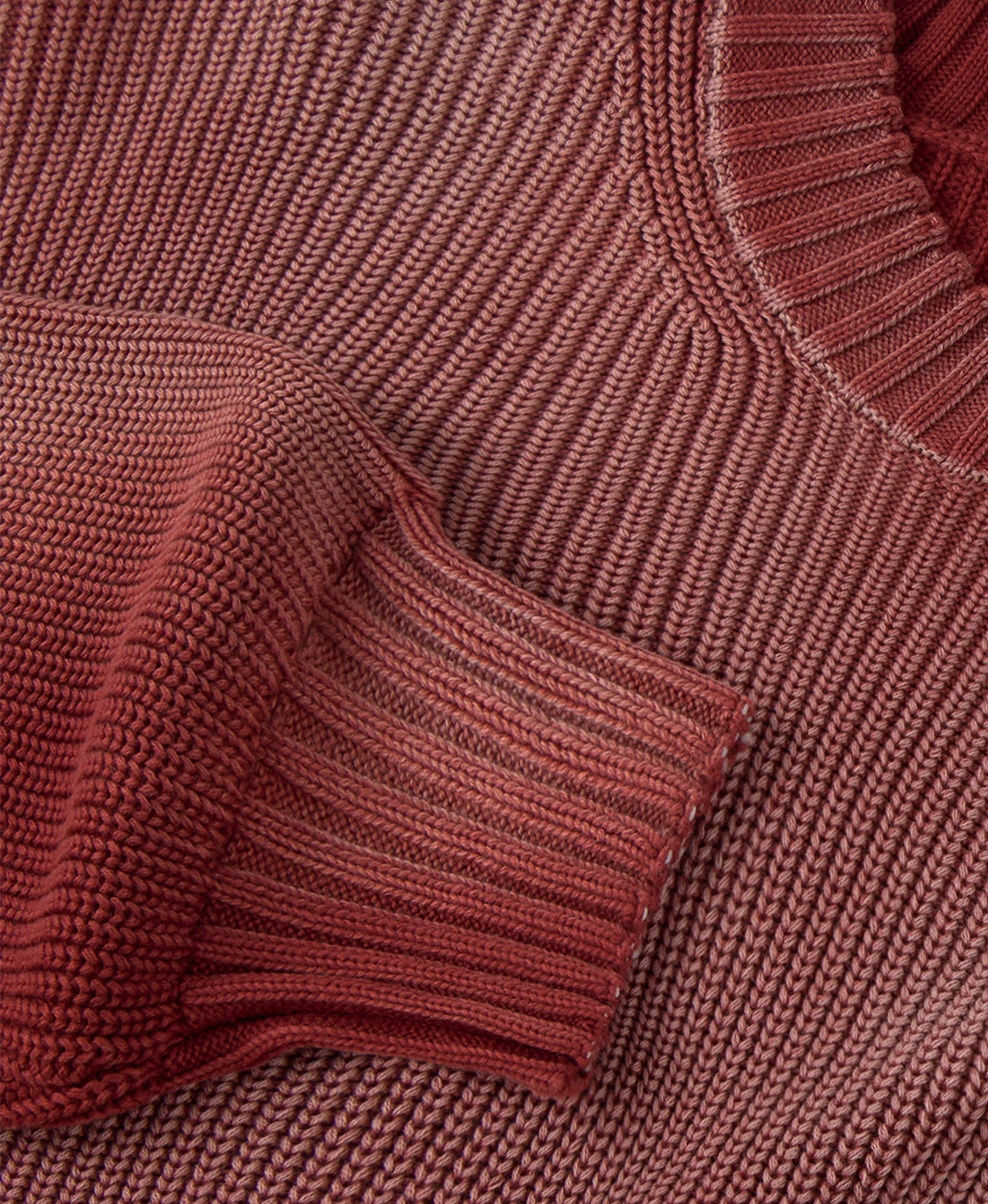 7 Gauge 'Faded Red' Knit - Image 3